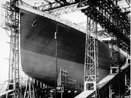 Titanic færdigmalet og klar til søsætningen